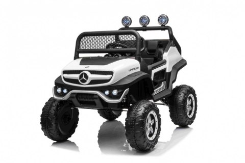 Pojazd Mercedes BENZ UNIMOG Biały